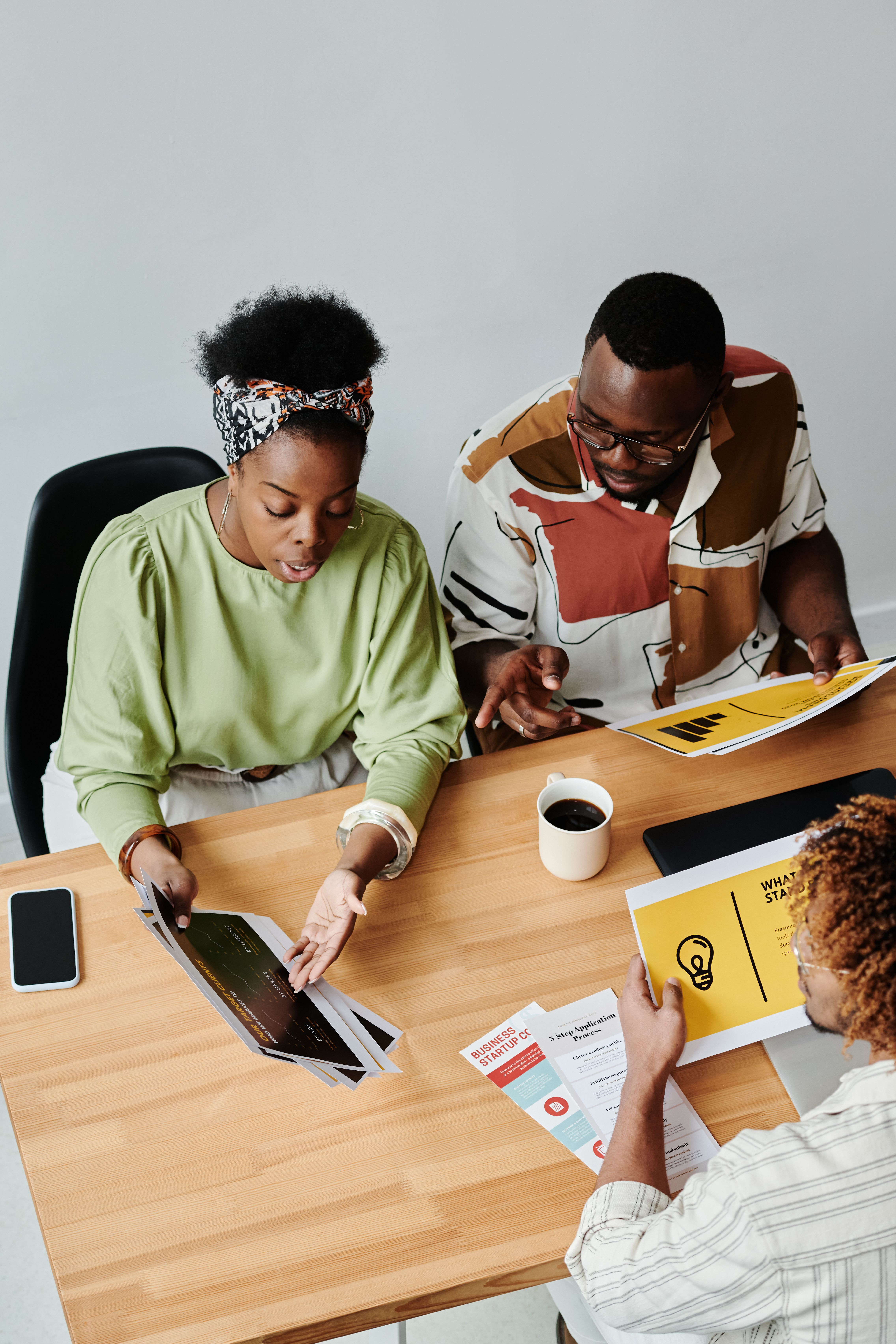 Young African researchers collaborating